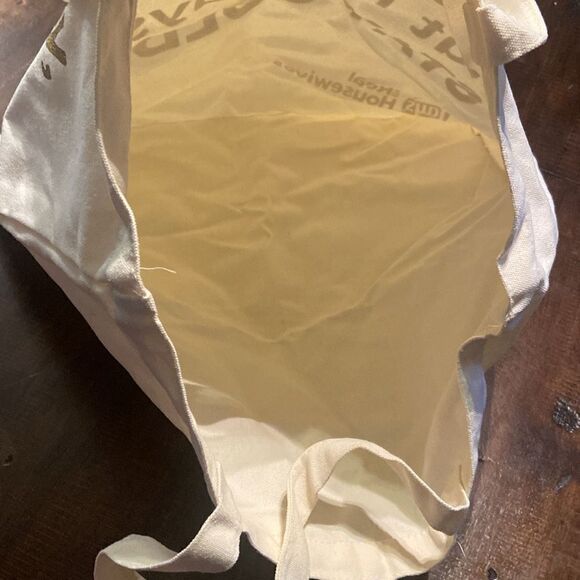 I may be salty, but I always stay Golden! Bravo-con Bag - Picture 7 of 7